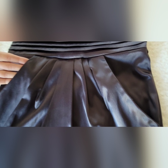 Jody of California S/S Silky Dark Gray Dress with Waist Tie - Picture 5 of 10